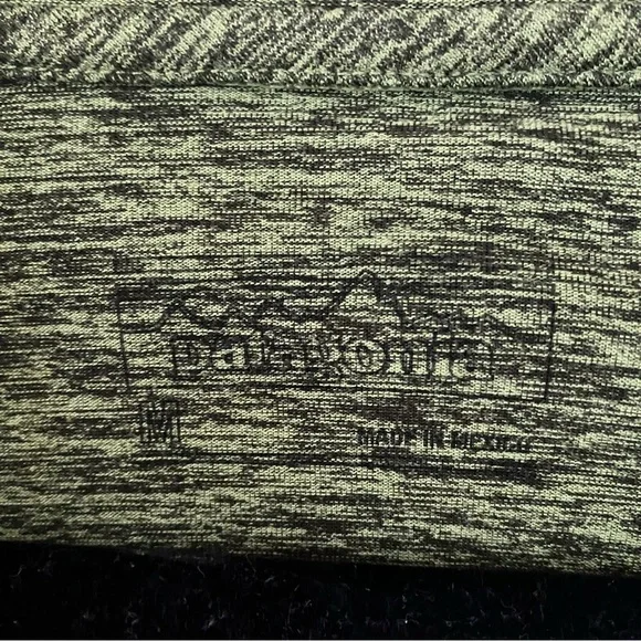 Patagonia Women's Green Seabrook Full-Zip Hoodie (Medium) - Picture 4 of 8